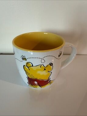 Disney Winnie the Pooh Yellow-Interior Ceramic Mug